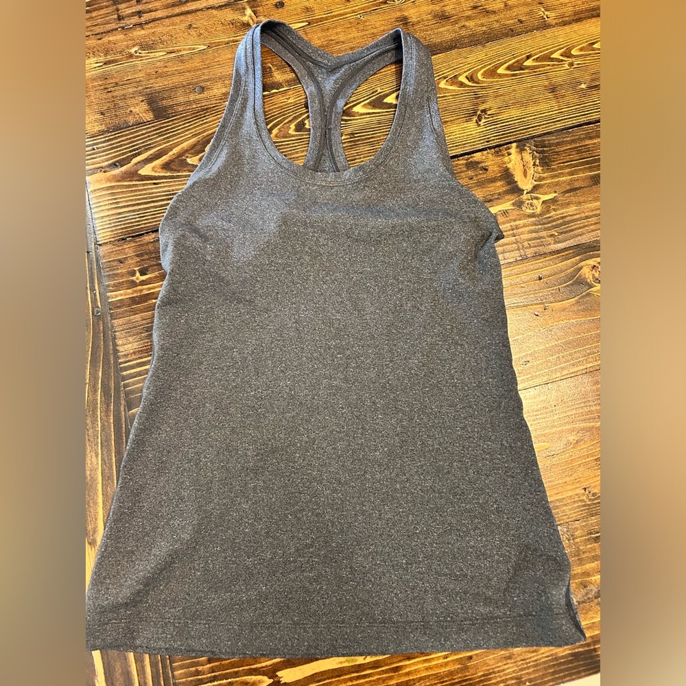 Women’s lululemon tank size 8